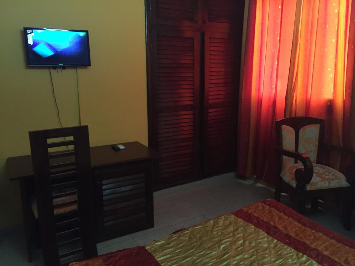 Hotel Lumiere Akwa Douala Exterior photo